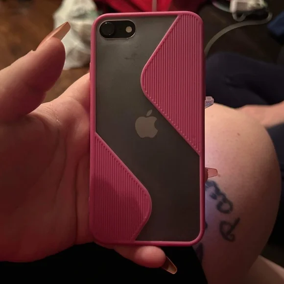 iPhone SE second generation. It’s only 1 month old. No damage. Unlocked. - Picture 2 of 2